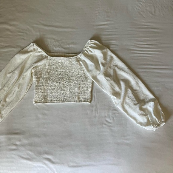 white puffy long sleeve top - Picture 4 of 5